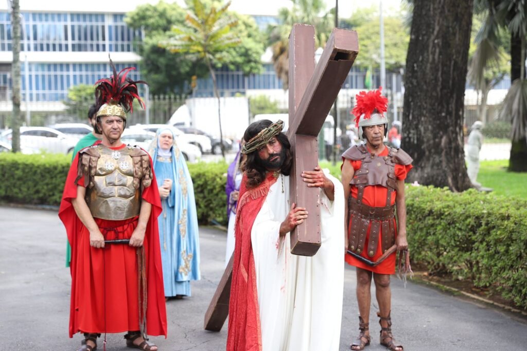 Minas Santa 2024: confira os destaques da Semana Santa em 10 cidades do Estado - Encenacao Paixao de Cristo Foto Leo Bicalho Secult